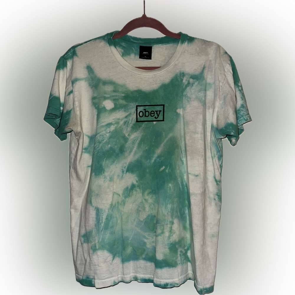 OBEY women’s medium tshirt